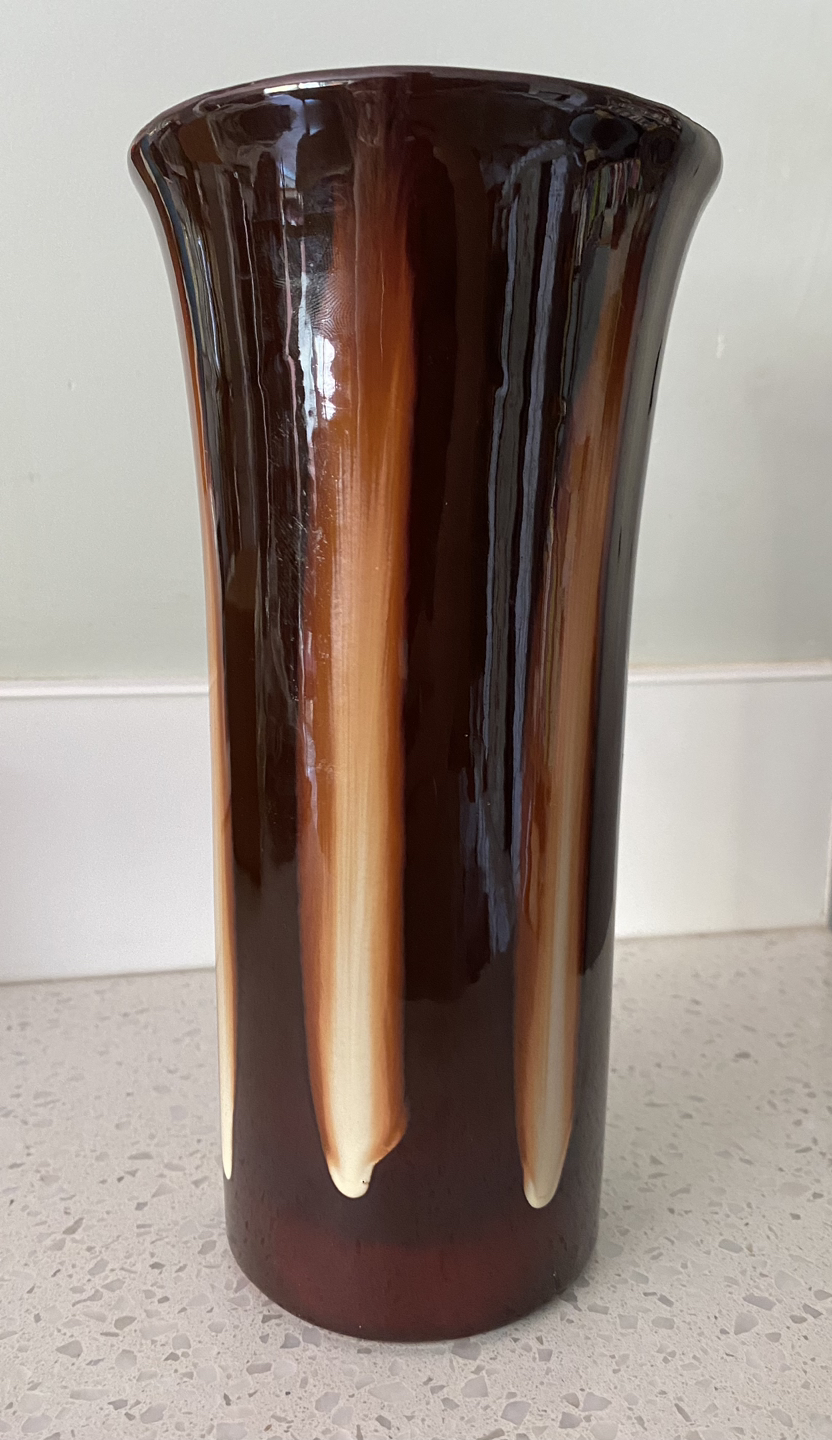 Vintage Huronia drip vase image indicator(3)