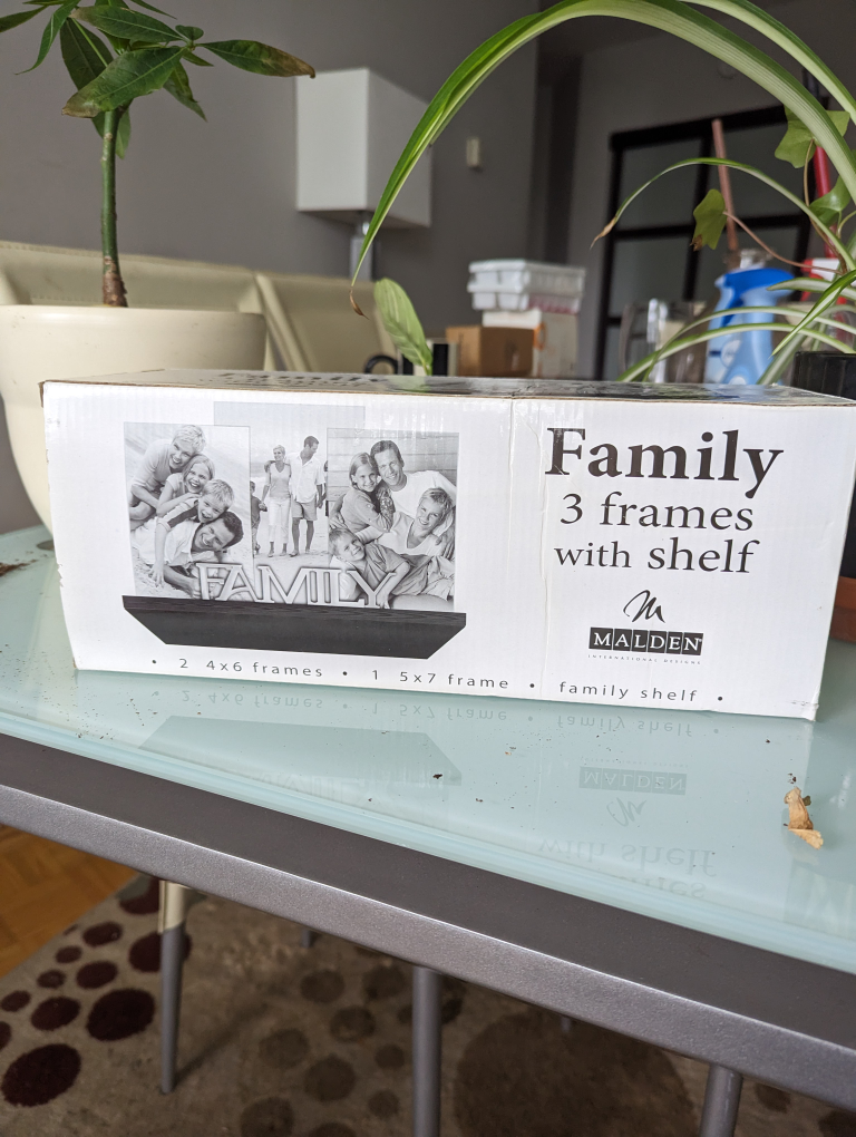 *BRAND NEW* Family Picture Frame.. thumbnail