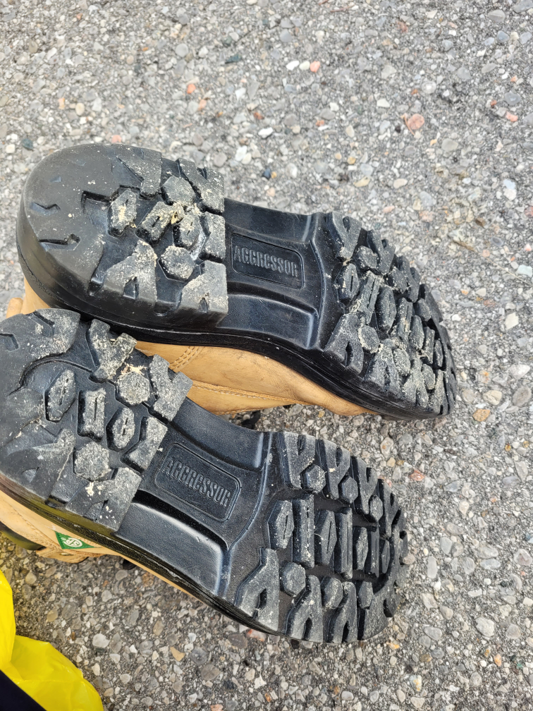 Safety Shoes/ Steel Toe Boots size 8 US need to get rid of - photo 4