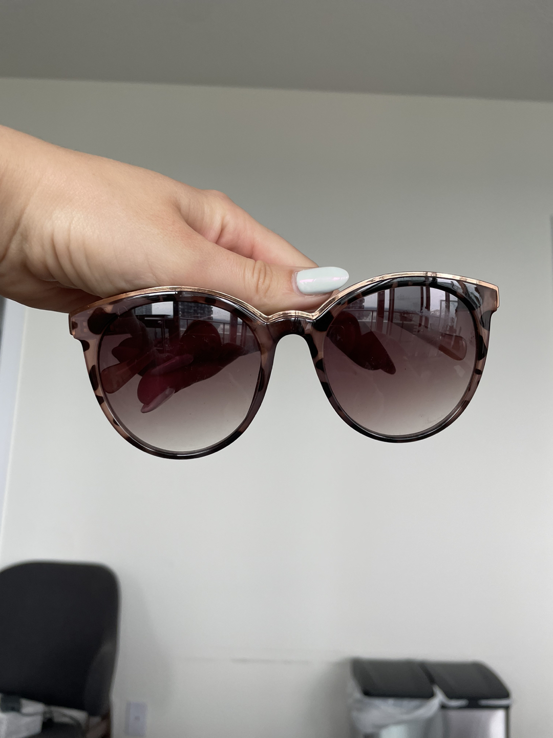 Fashion sunglasses thumbnail