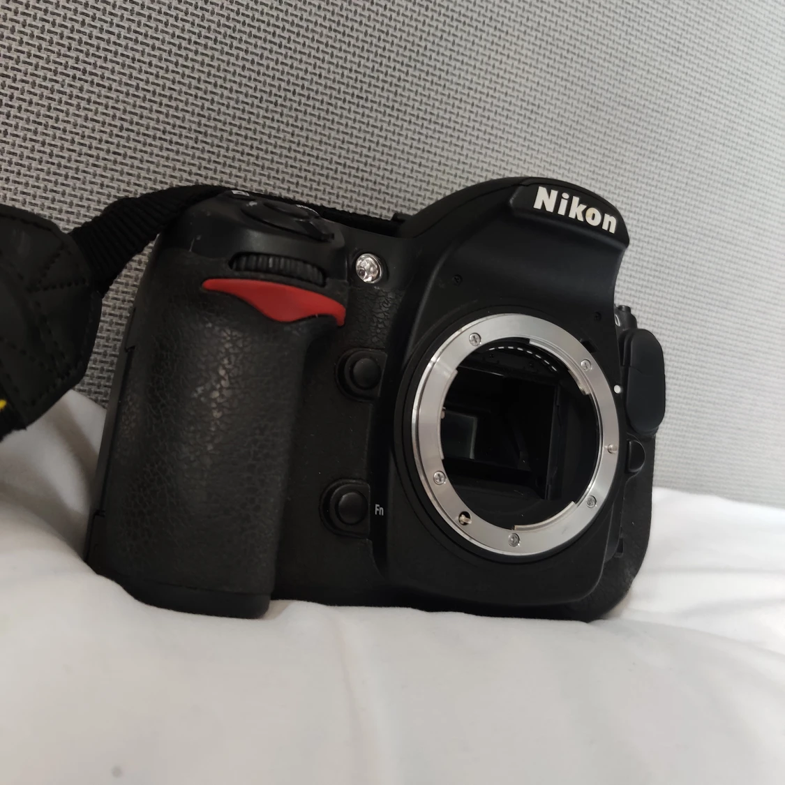 Nikon D300 DSLR - photo 2