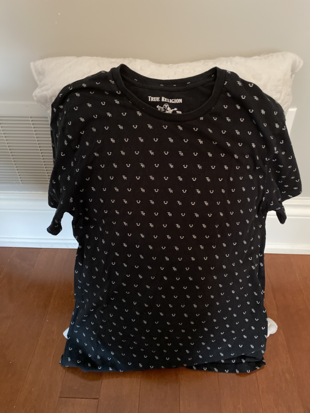 True Religion Men’s T-shirt size small thumbnail
