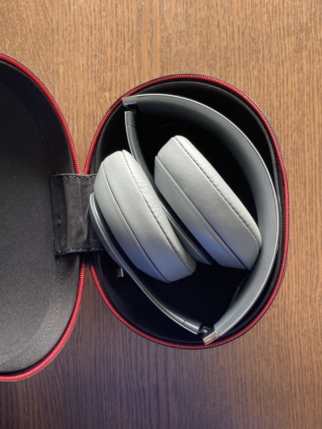 Beats Studio3 Wireless A1914 Grey image indicator(7)