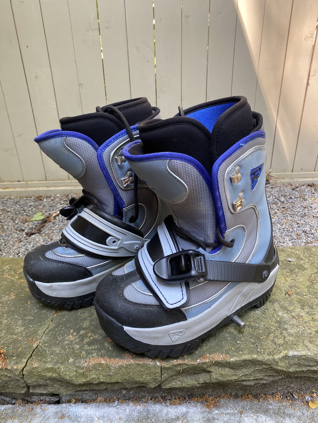 Snow board BOOTS - women’s size 6.