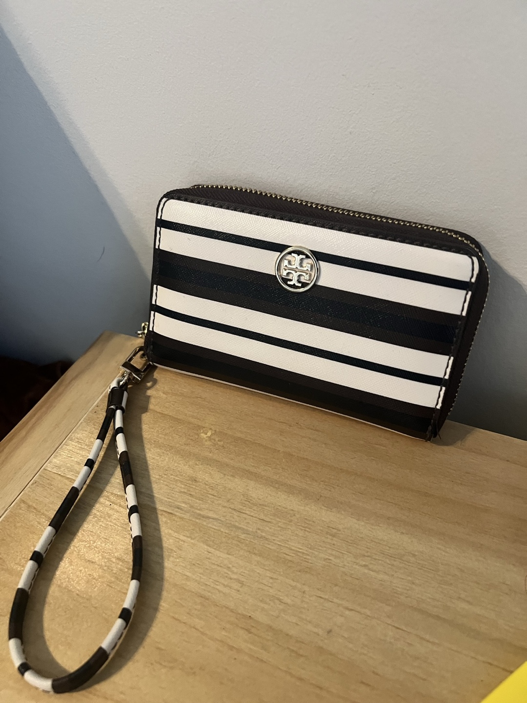 Tory Burch Zip Around Wristlet Wallet