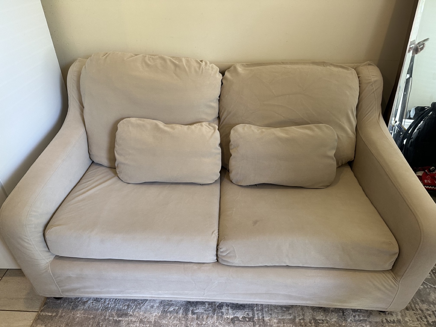 Love seat Ikea thumbnail