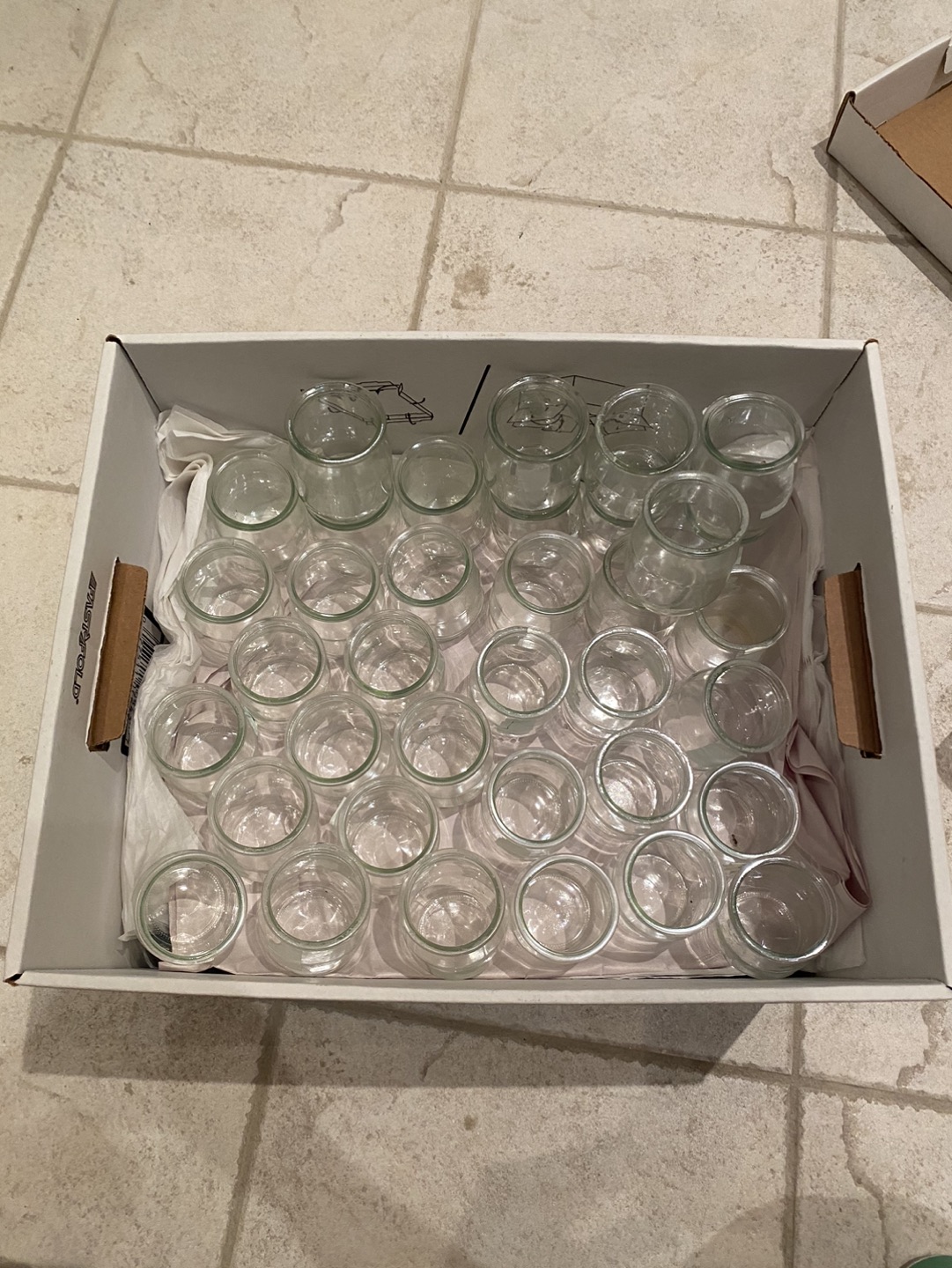 Box of mini jars (approx 90 jars) - photo 4