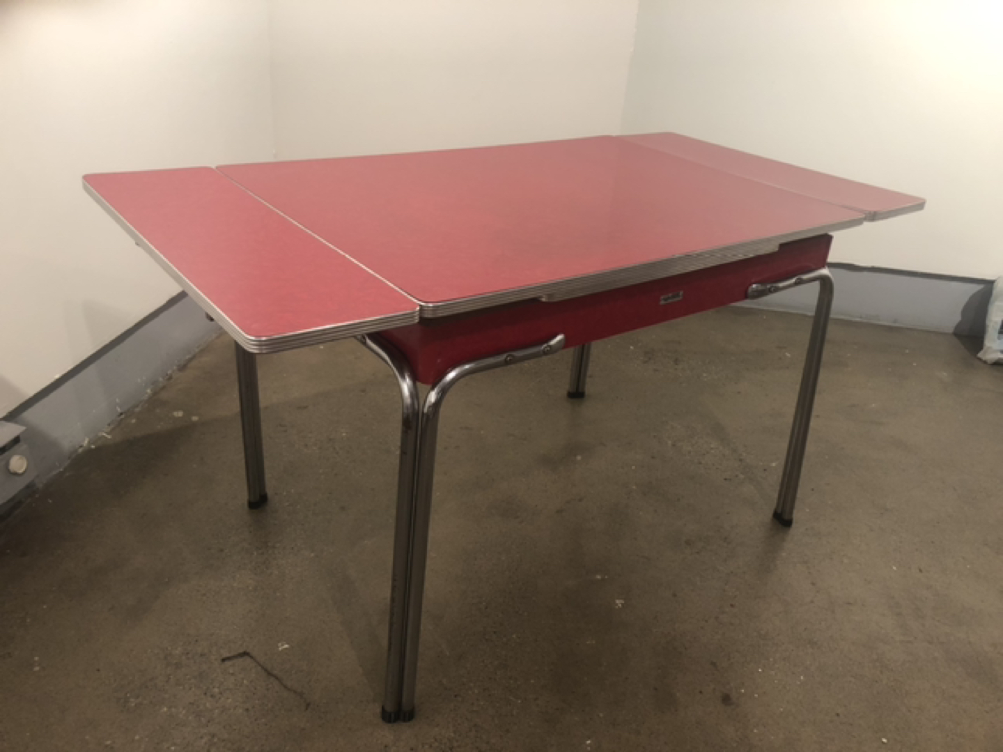 Vintage red kitchen/dining table 1950s formica and chrome - photo 2