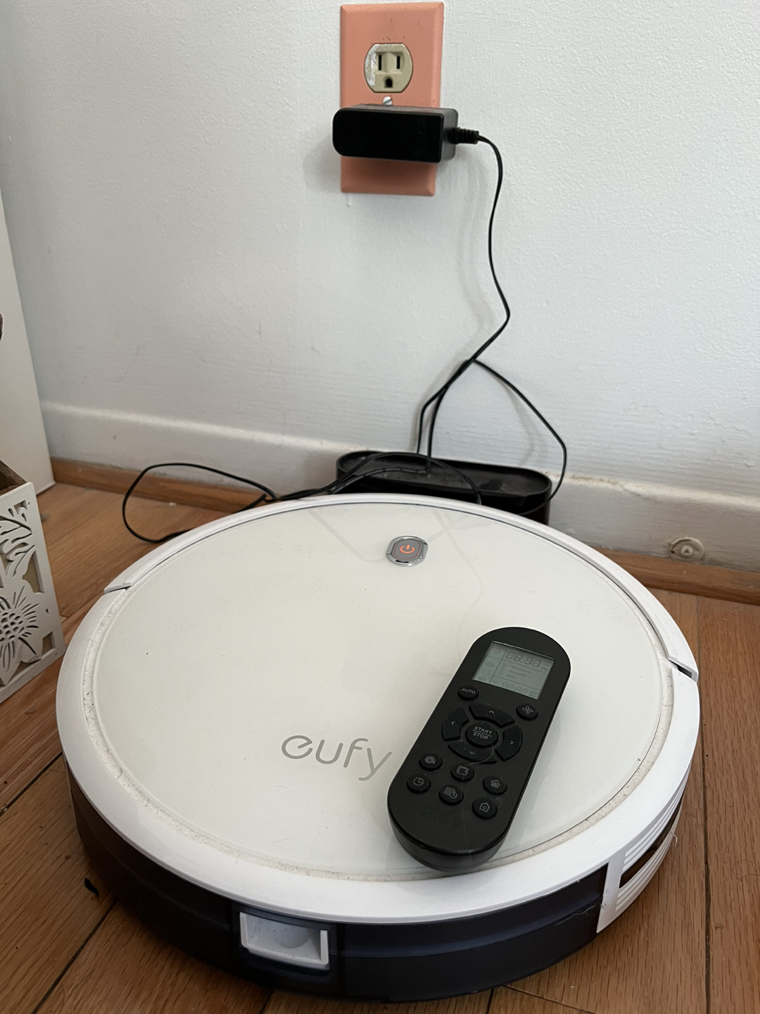 Eufy robot cleaner vacuum cleaner thumbnail