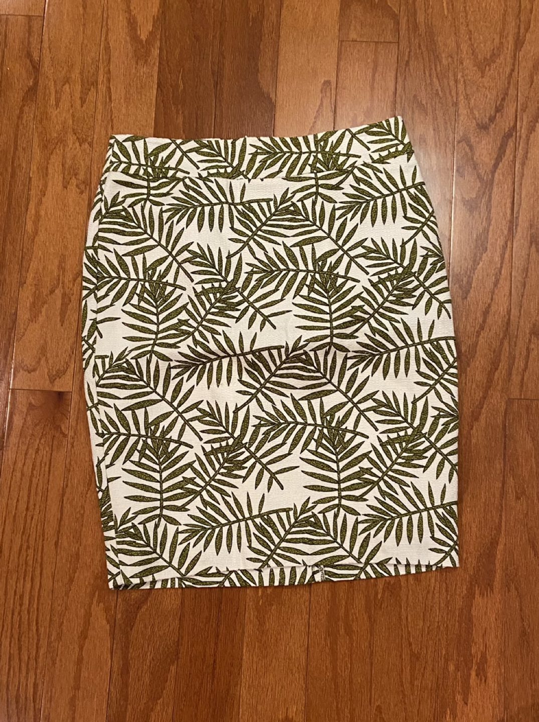 Ann Taylor printed Mini Skirt size 4