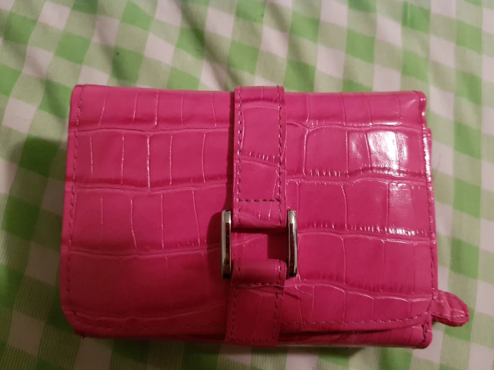 HOT PINK WALLET🏈 image indicator(2)