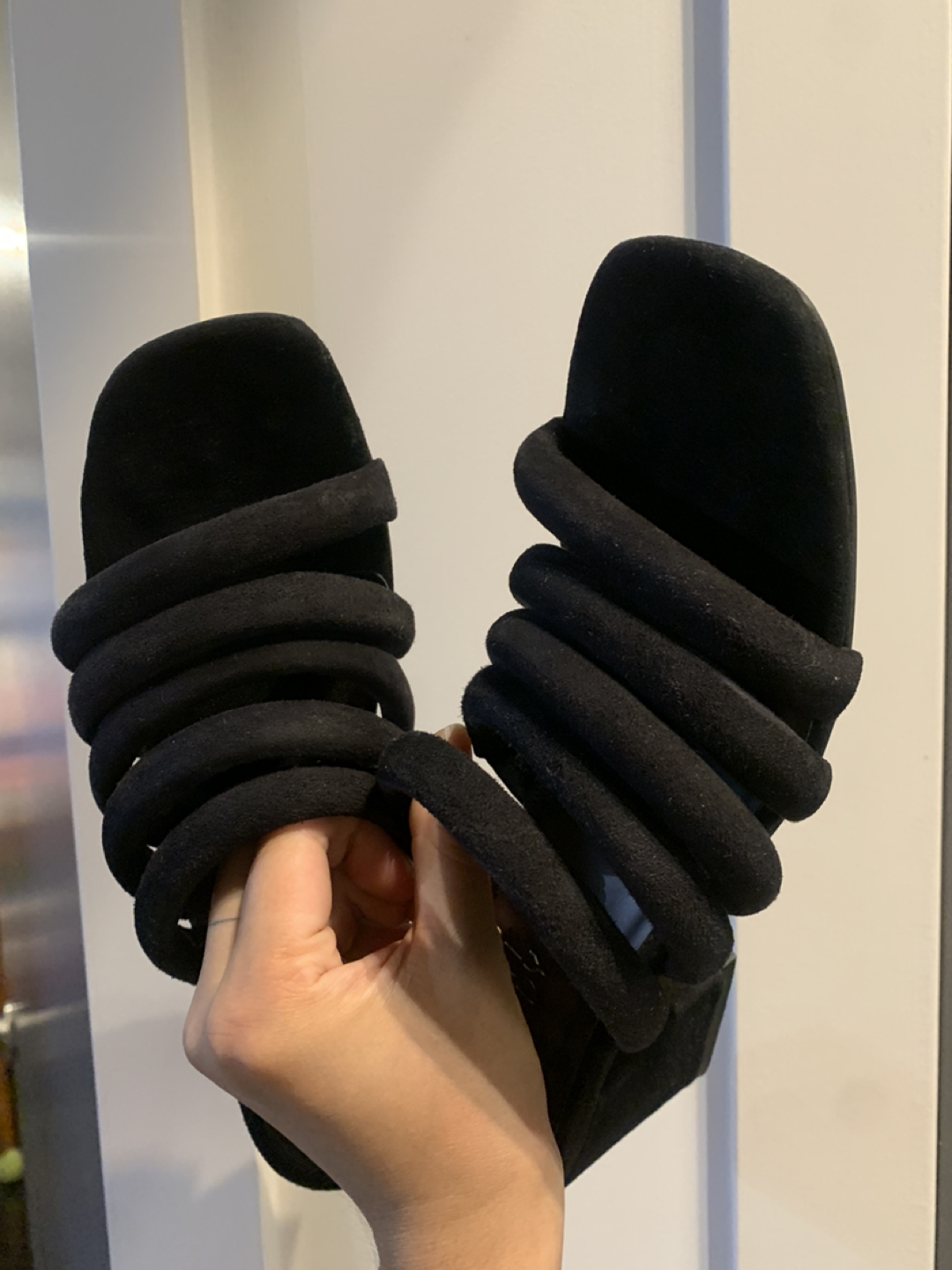 Little Burgundy Women’s Strappy Slippers image indicator(6)