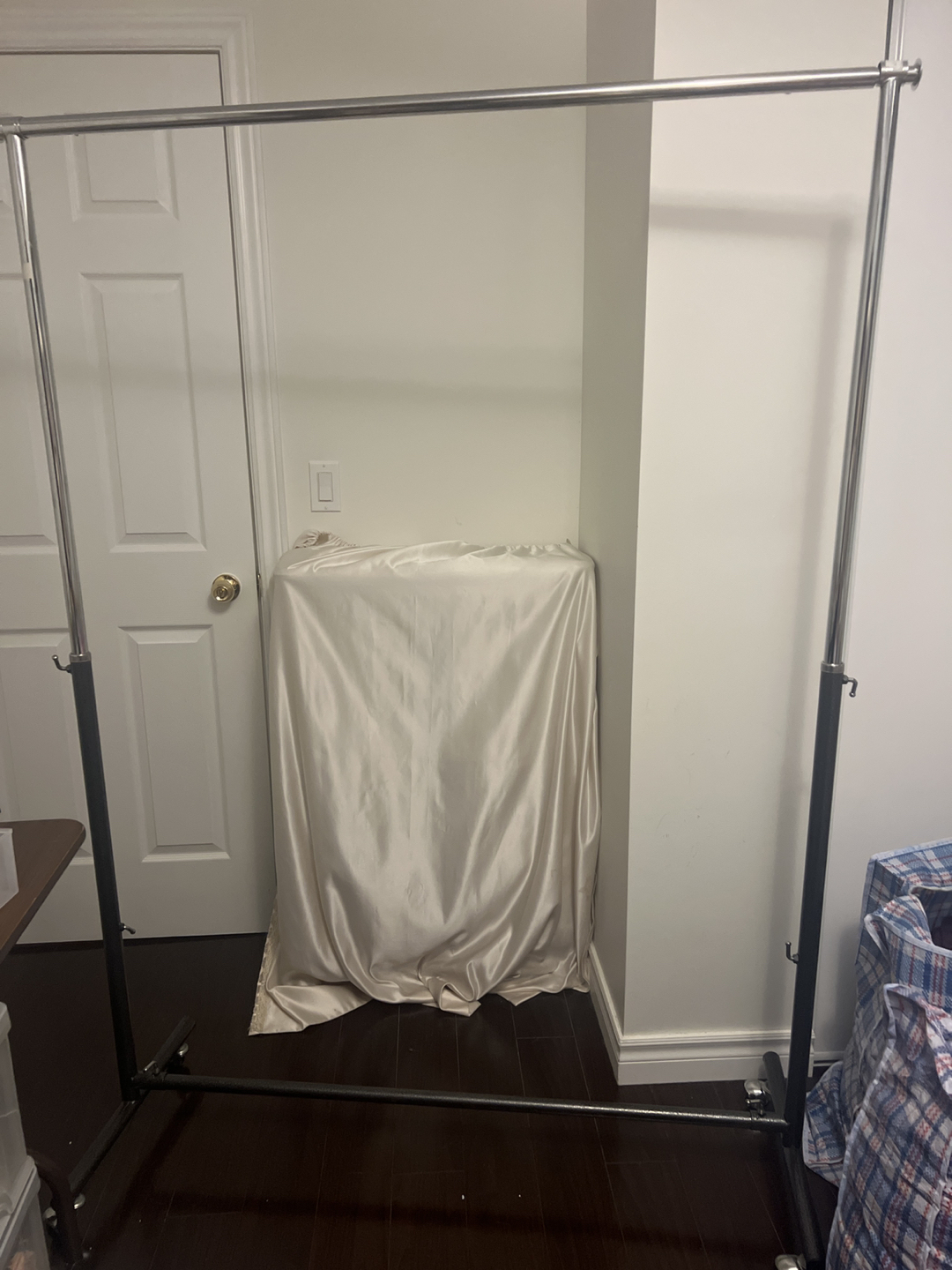 Clothes Hanging Rack thumbnail