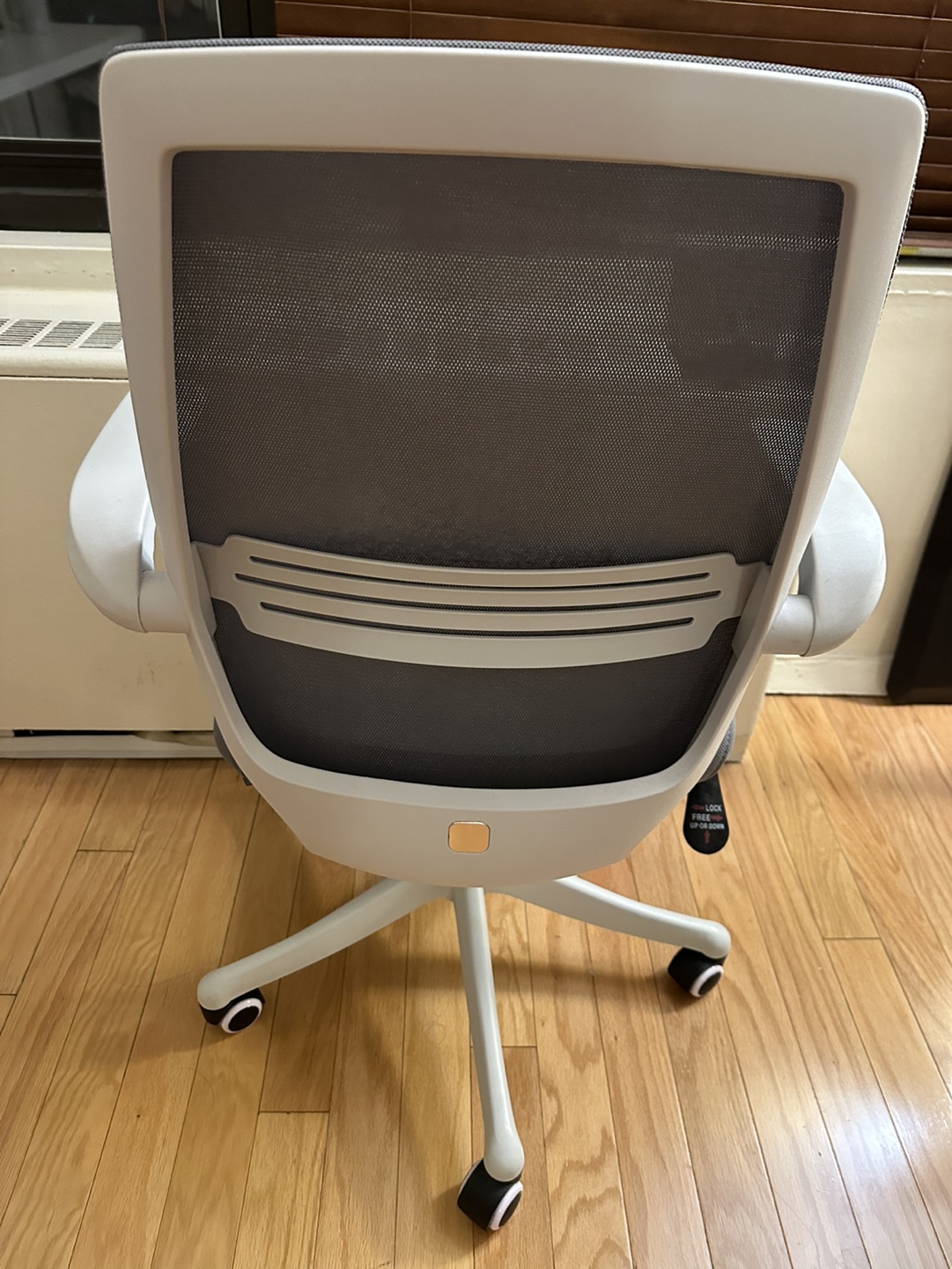 Selling office chair - photo 4