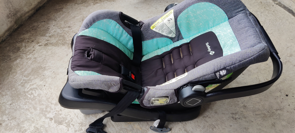 infant car seat  - photo 2
