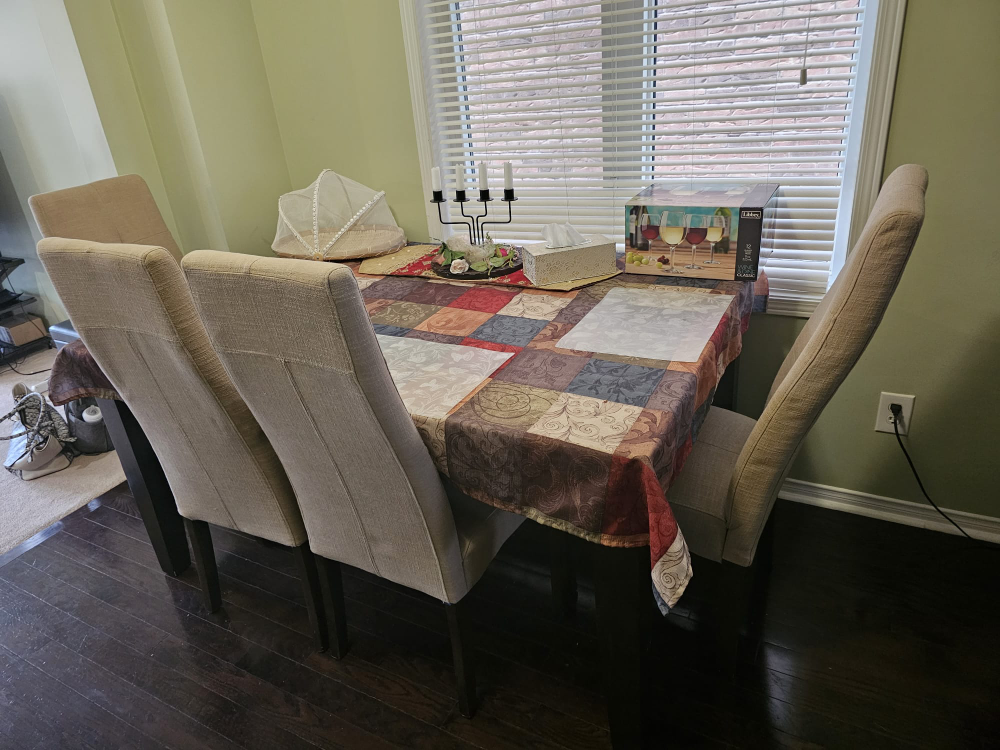 Extended Dinning table with 6 chairs