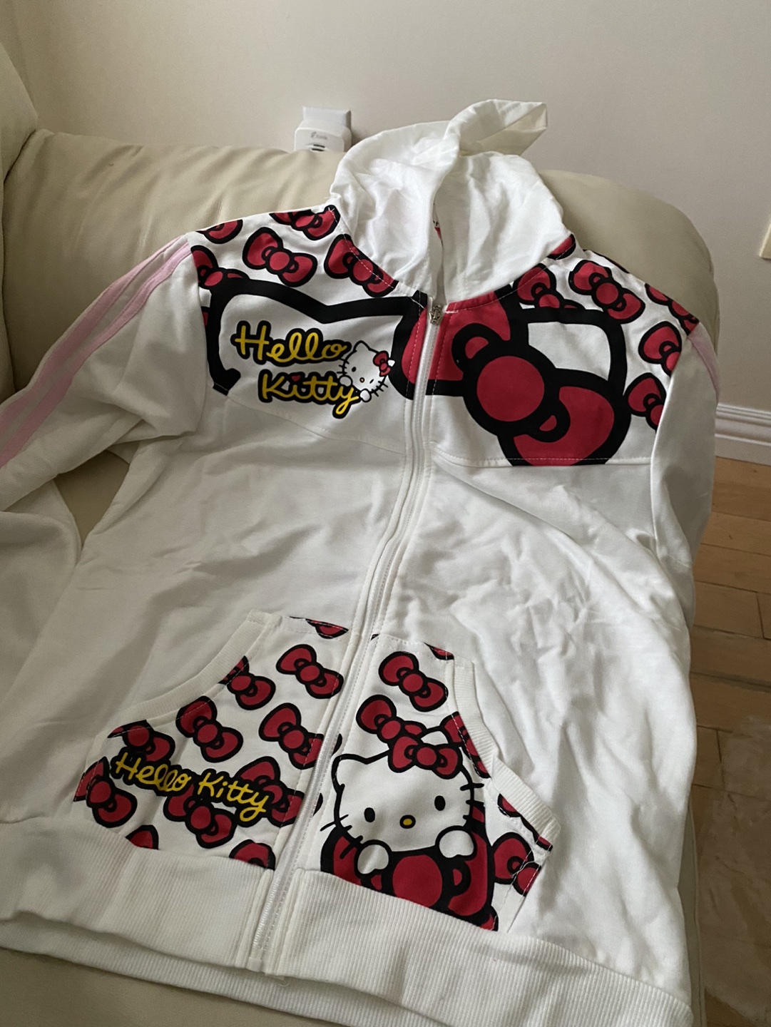 New Hello Kitty zip up hoodie image indicator(4)