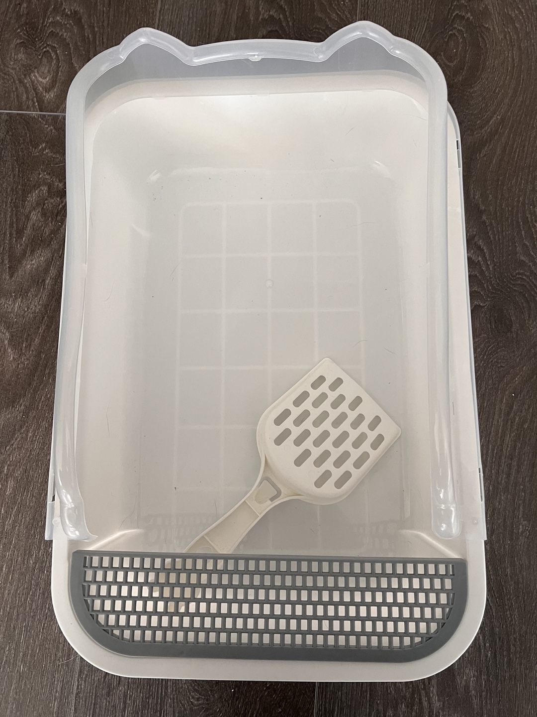 Cat litter box