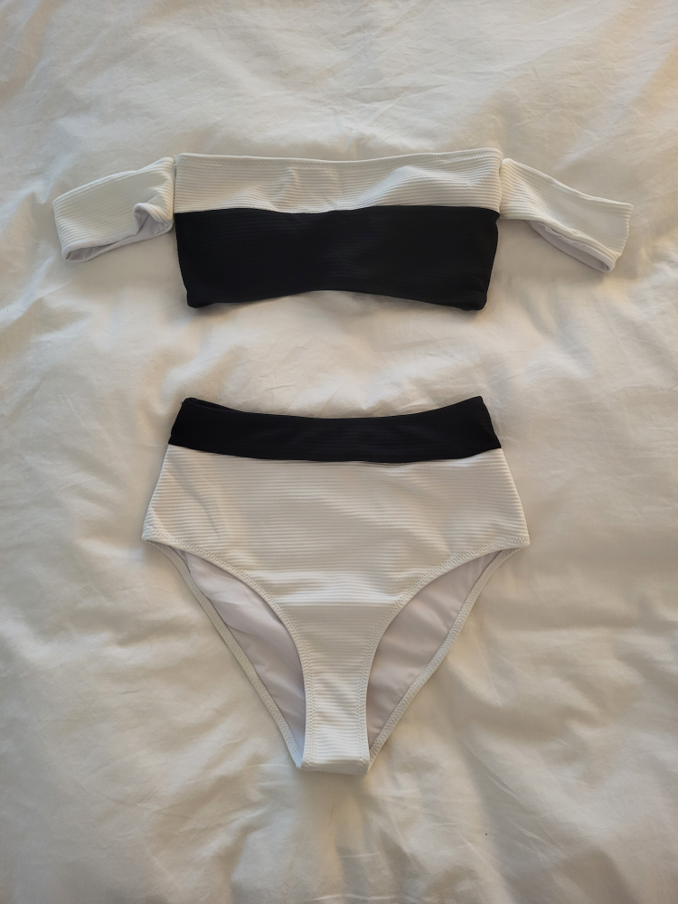 Black and White Bikini 💰 image indicator(3)