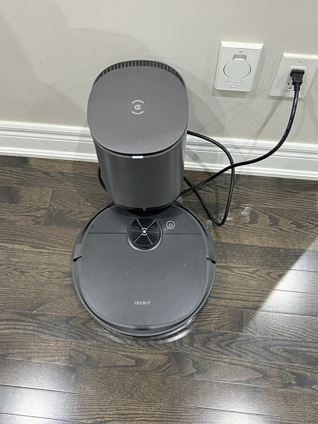 Deebot vacuum, mop robot
