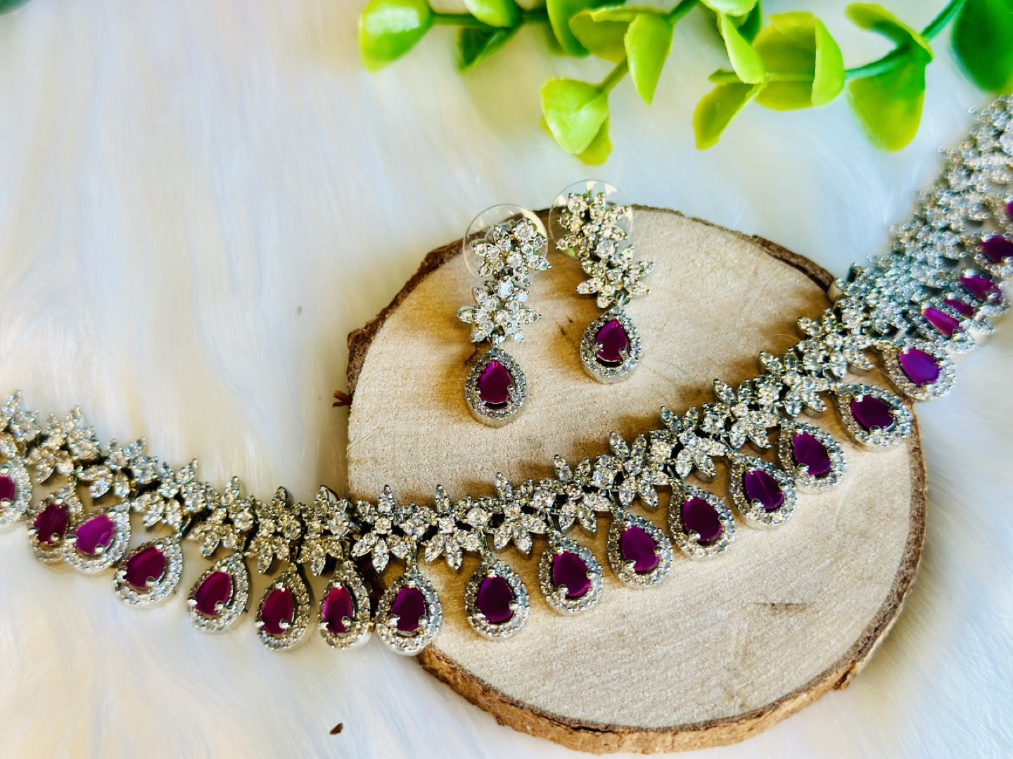 American diamonds necklace with rubies image indicator(3)