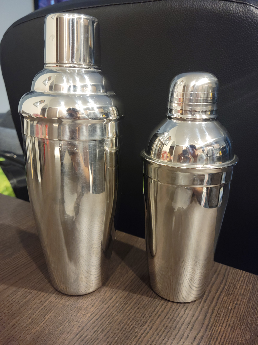 2 cocktail shakers