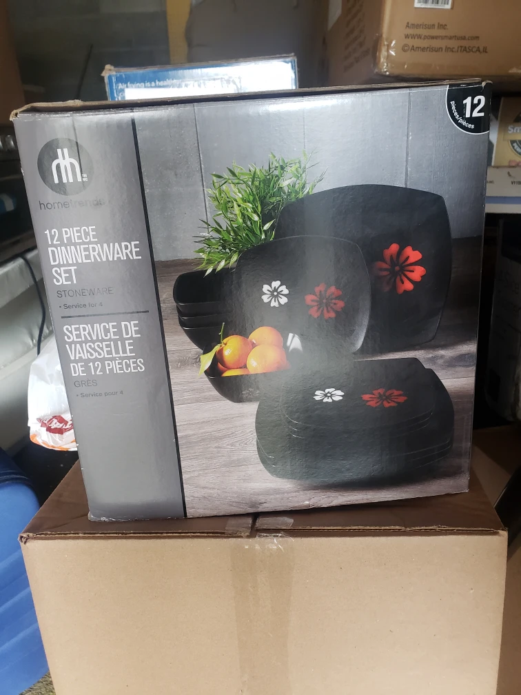 12 piece Dinnerware set