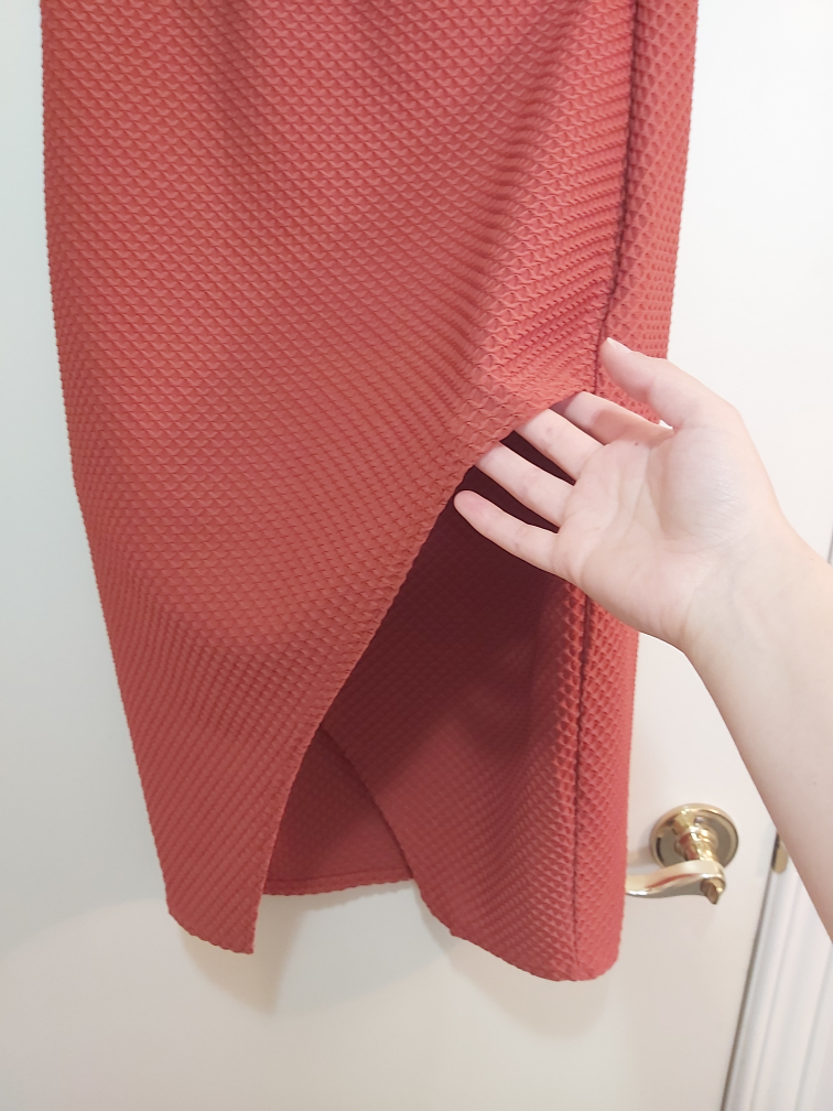 MISSGUIDED burnt orange textured skirt, size M/L image indicator(3)