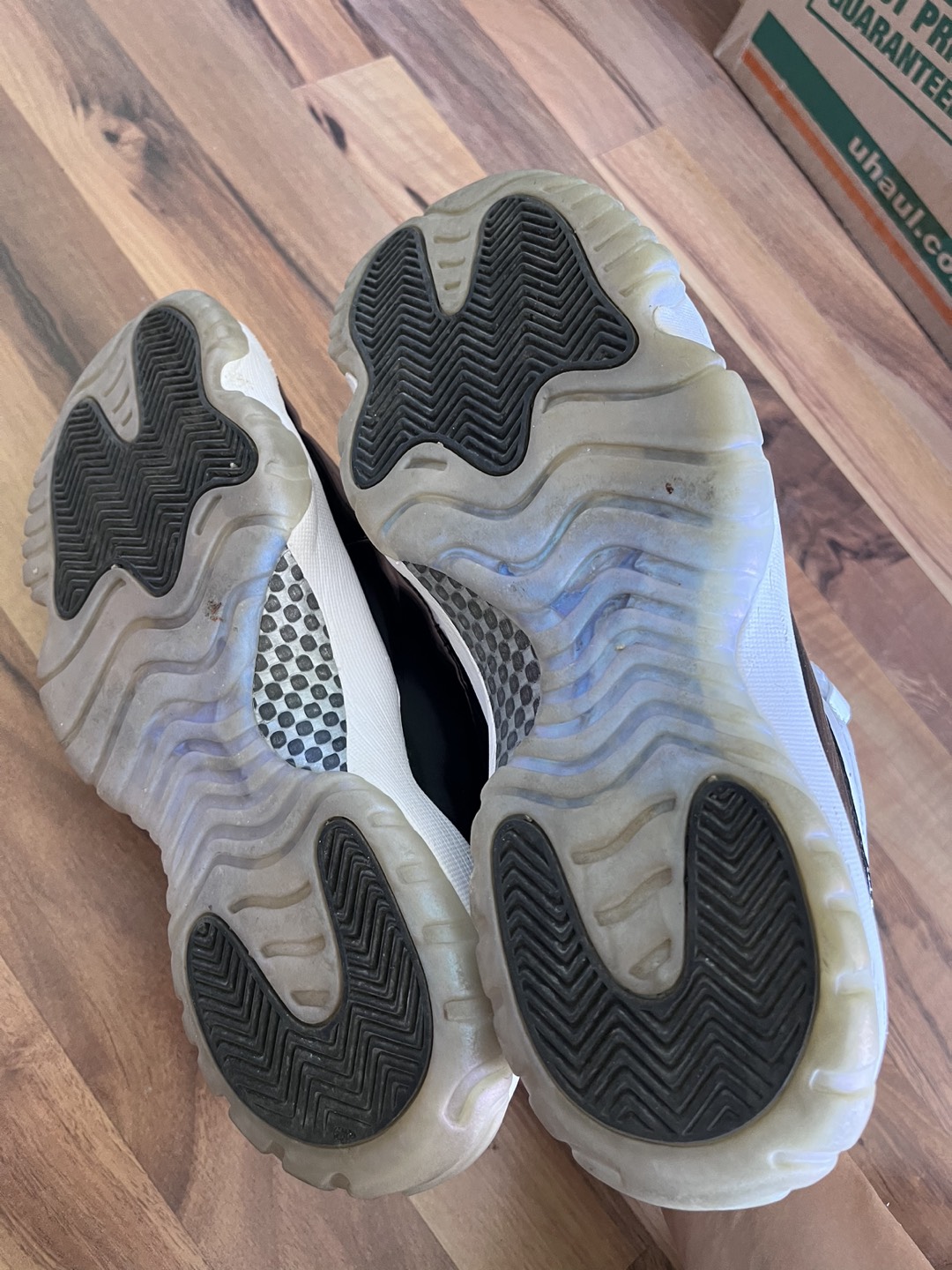 Jordan 11 Low Iridescent Size 9.5 9/10 - photo 5