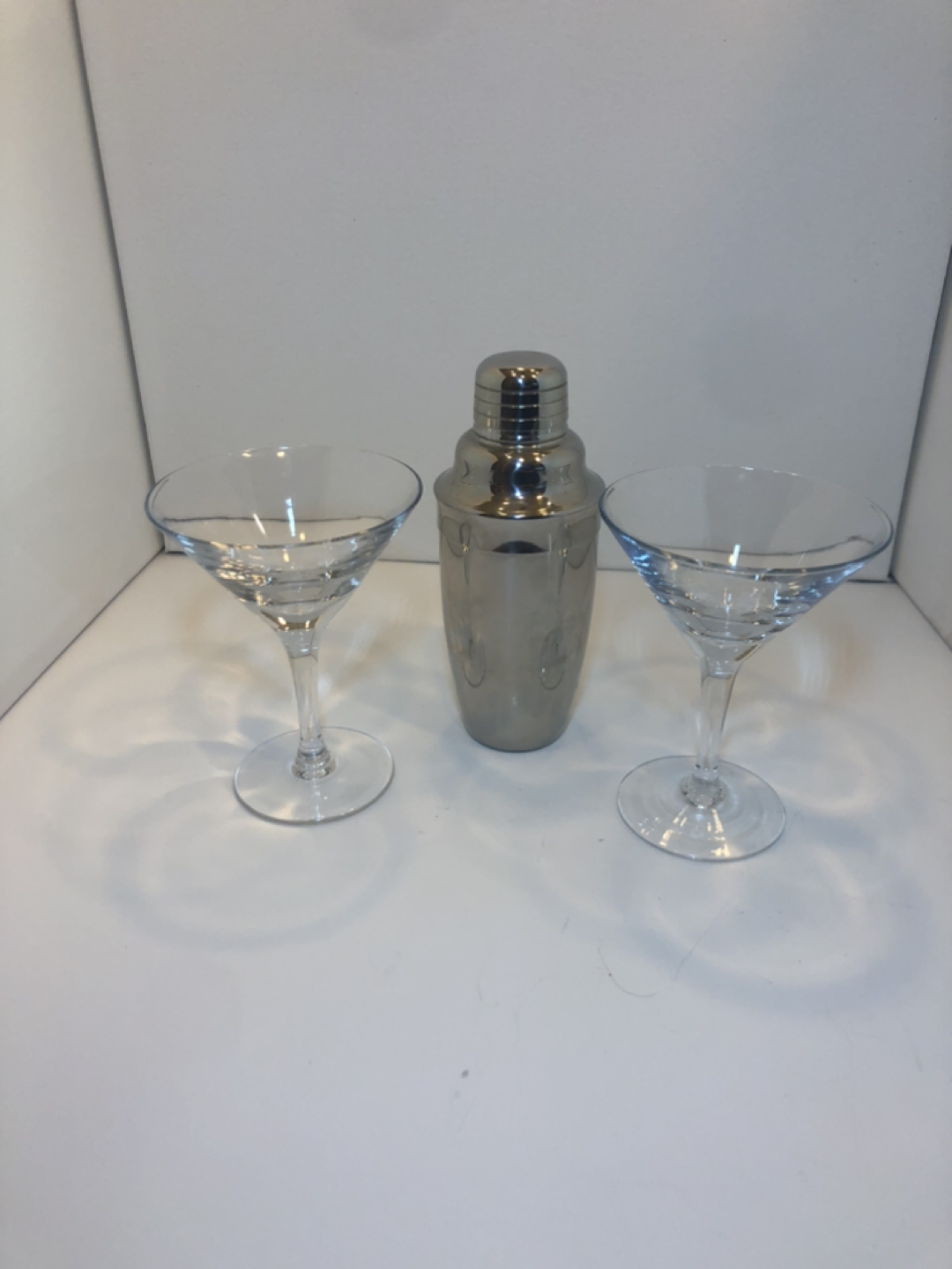 8oz Martini Shaker with Two Glasses thumbnail