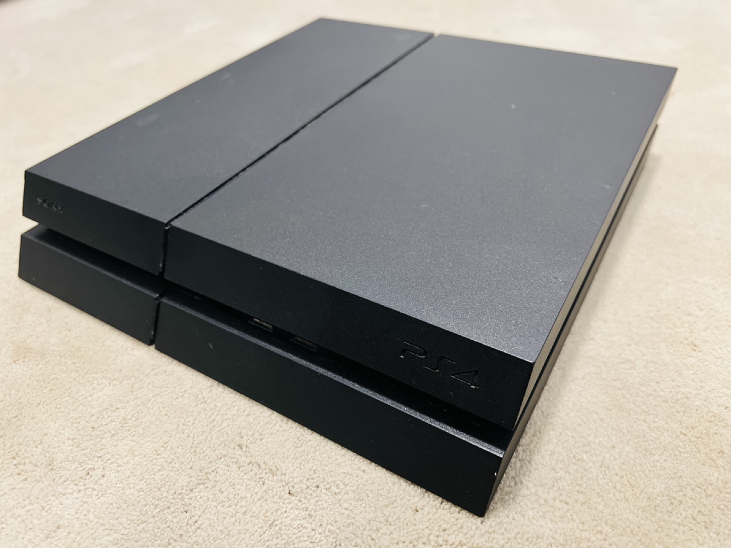 PS4 with 2 Controllers thumbnail