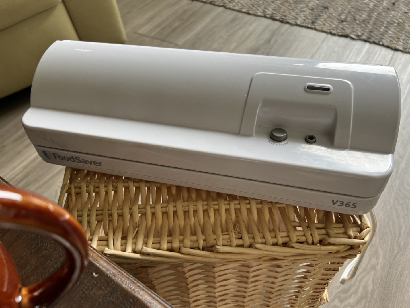 Kitchen stuff with delivery. Take it all for $20 image indicator(2)