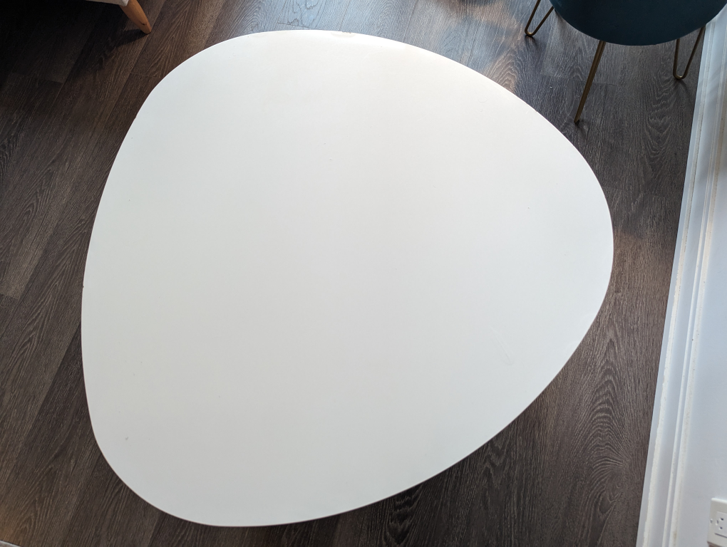 structube 3 legged coffee table - photo 2