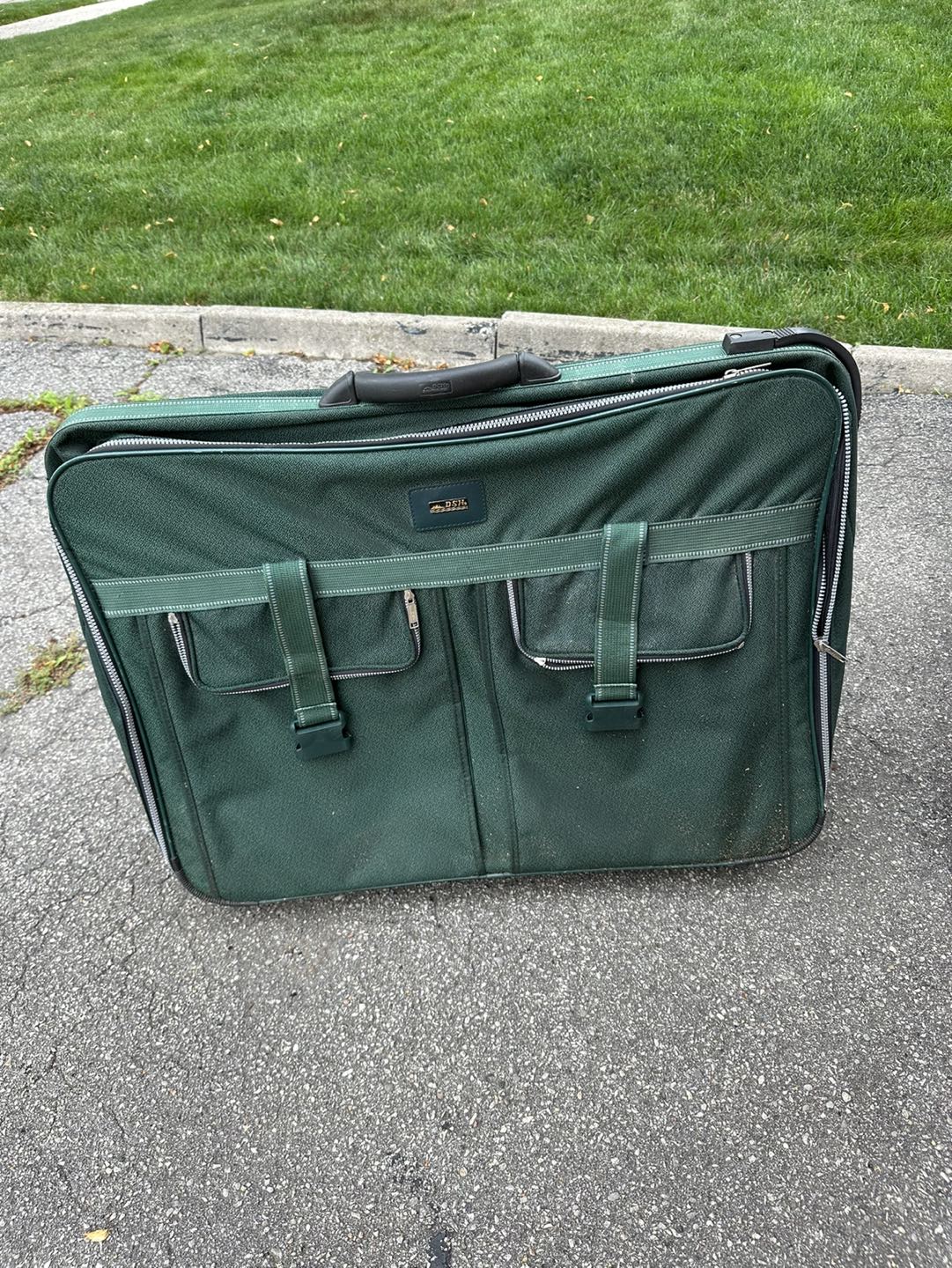 Luggage / suitcase for sale thumbnail