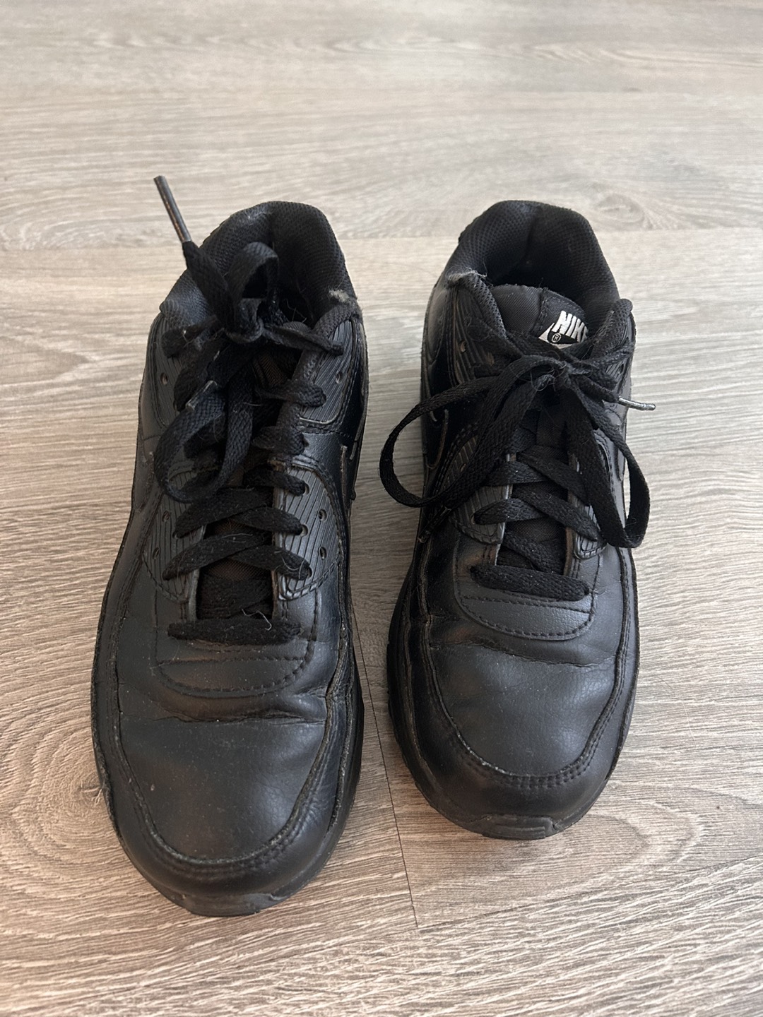 Black Nike Air Max (Y5.5 / W7.5)