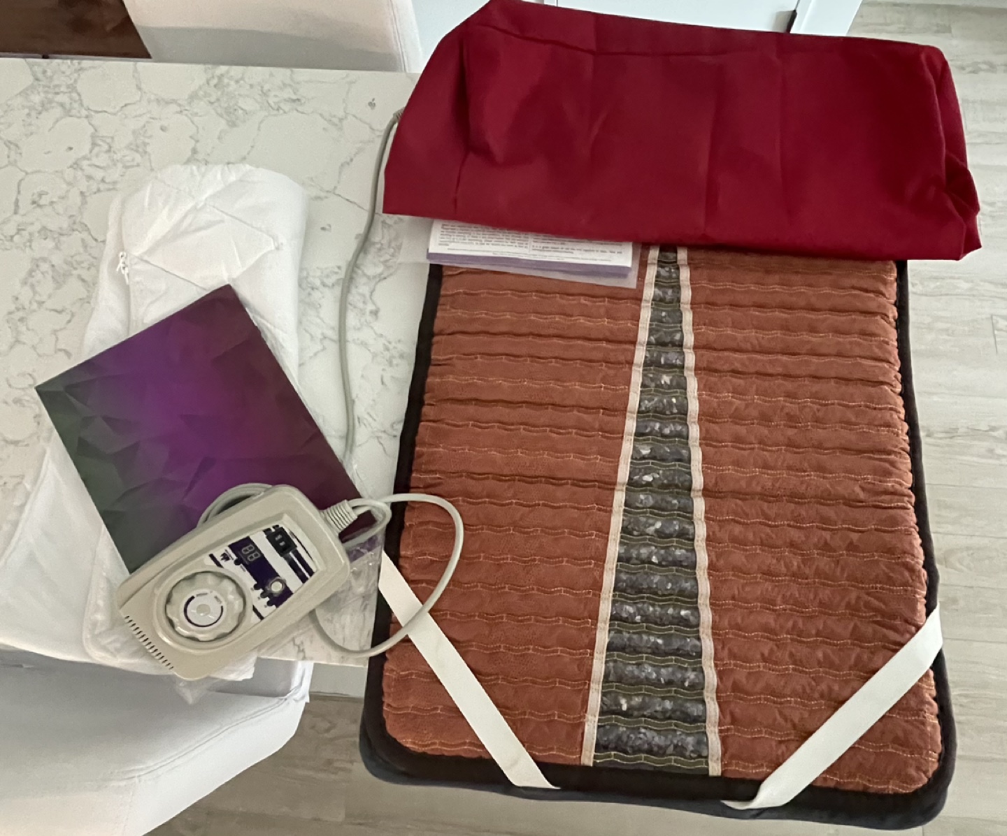 MediCrystal Infrared Heat Amethyst Mini Mat - 32"L x 20"W image indicator(4)