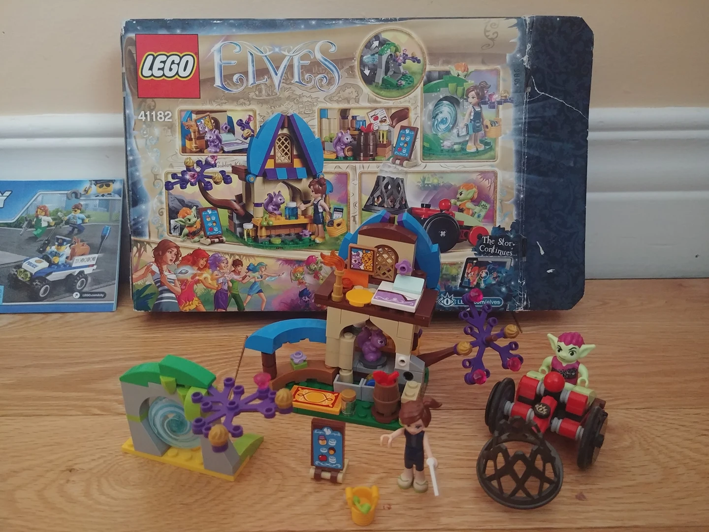 Lego Elves The Capture of Sophie Jones image indicator(3)