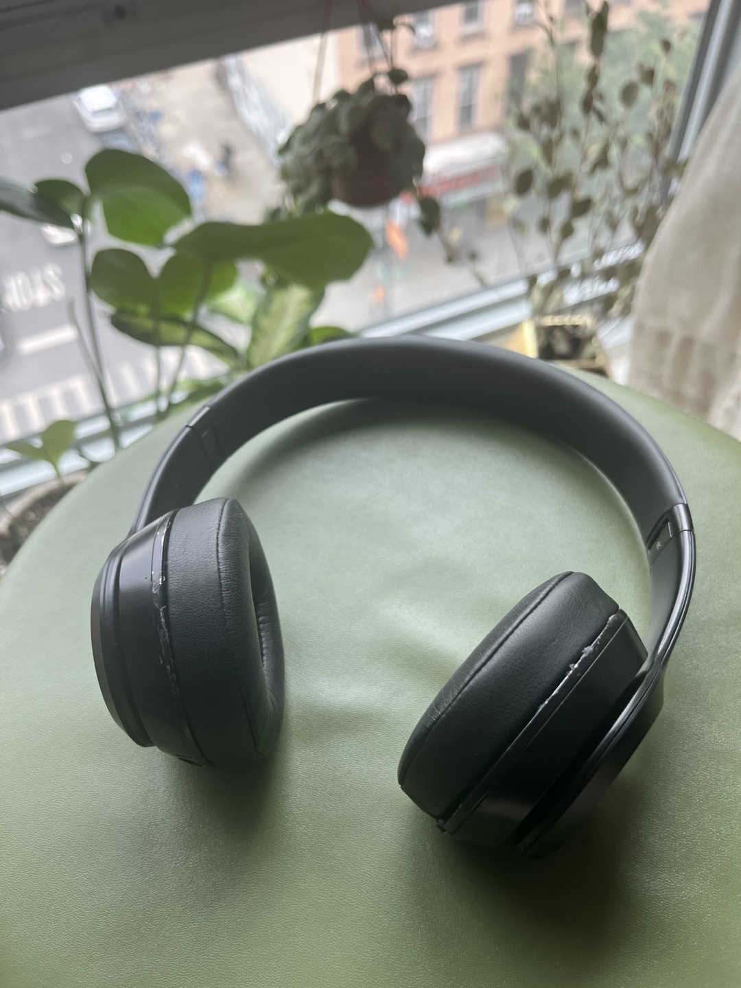 Wireless Beats Solo3 On-Ear Headphones - photo 2