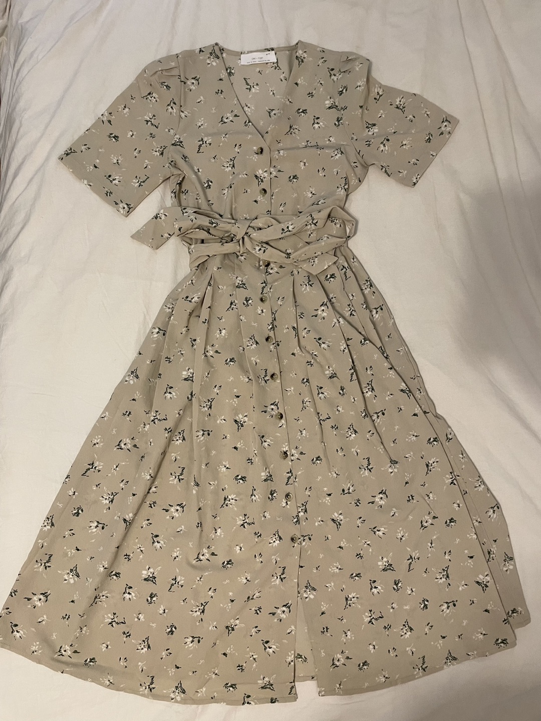 Oak and Fort Floral Midi Dress
