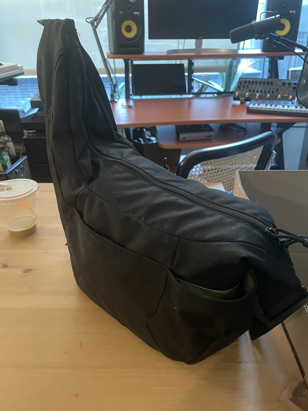 Canon EOS Rebel T3 Bundle (+Bag and Zoom Lens) image indicator(3)