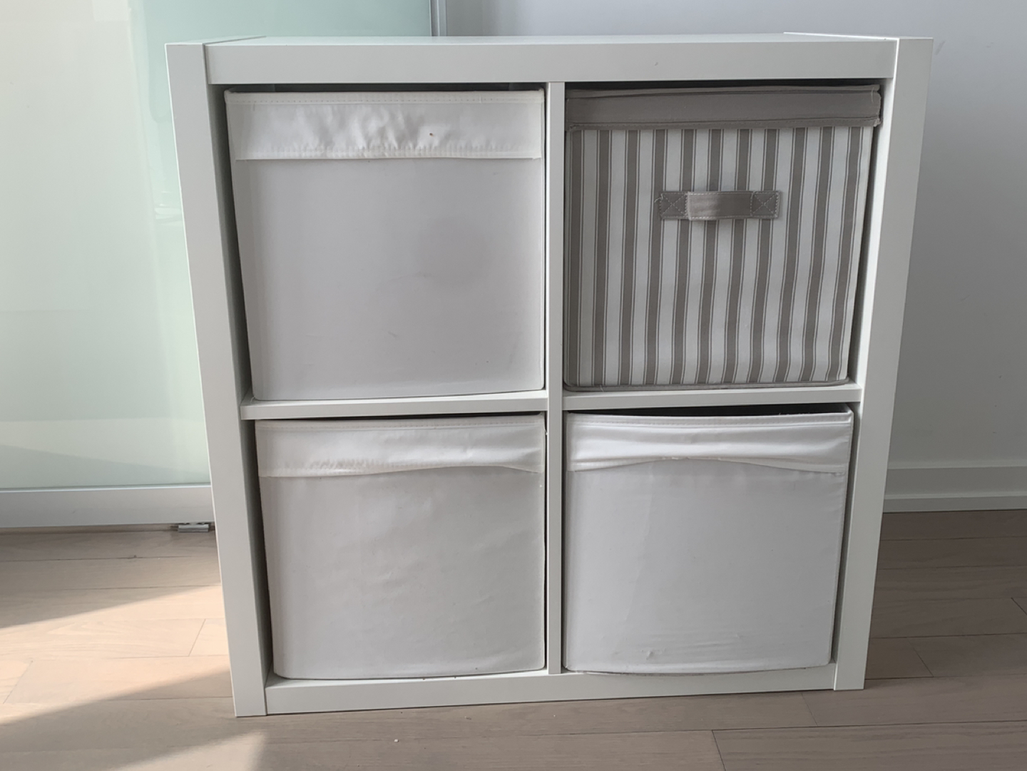 Kallax Shelf unit white image indicator(2)