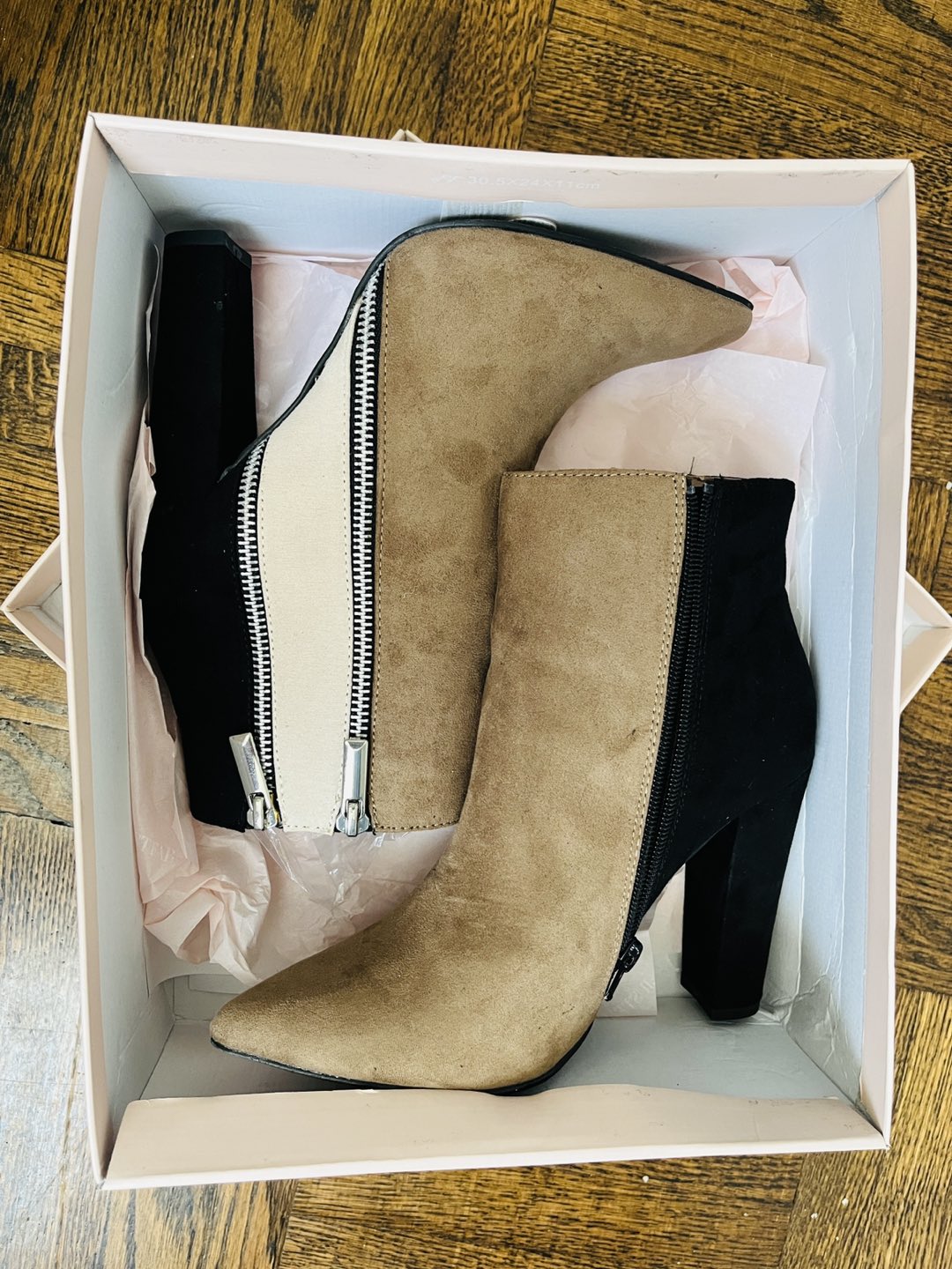 High Heel Boots image indicator(2)