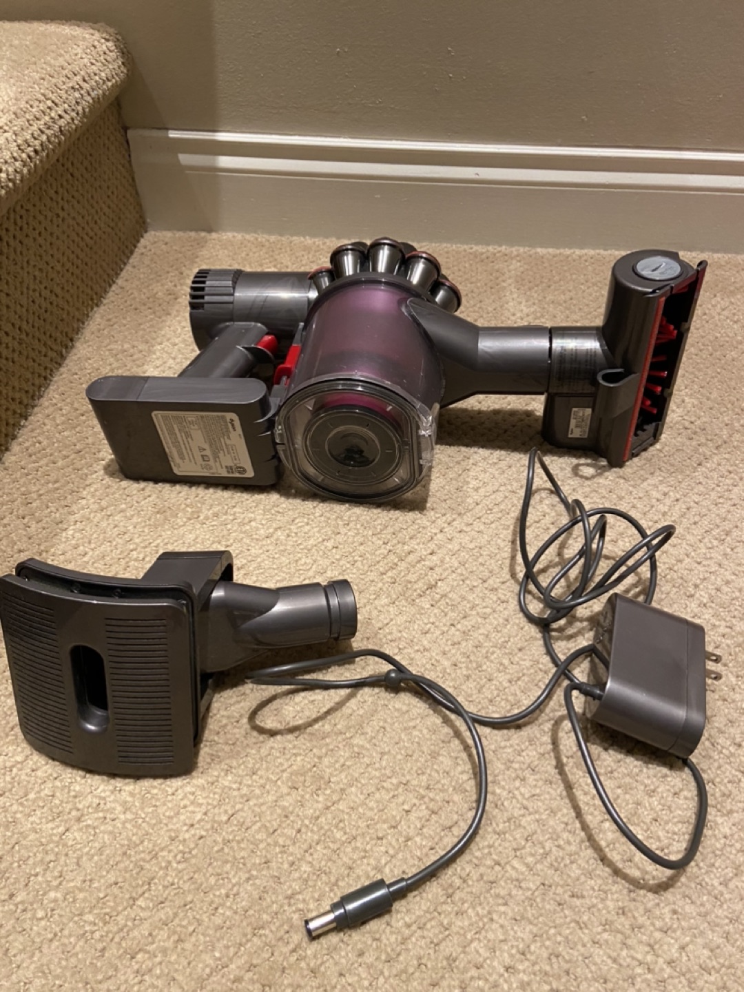 Dyson V6 slim vacuum  with charger & attachment thumbnail