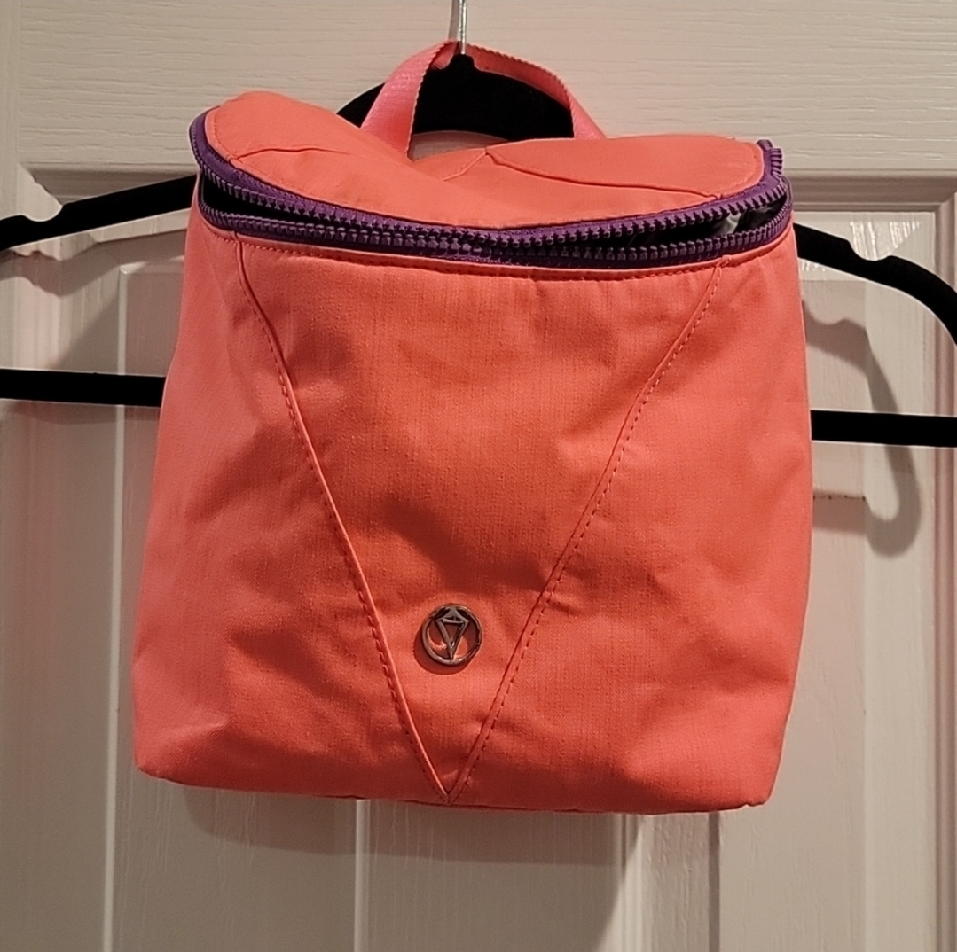 Ivviva lunch bag EUC