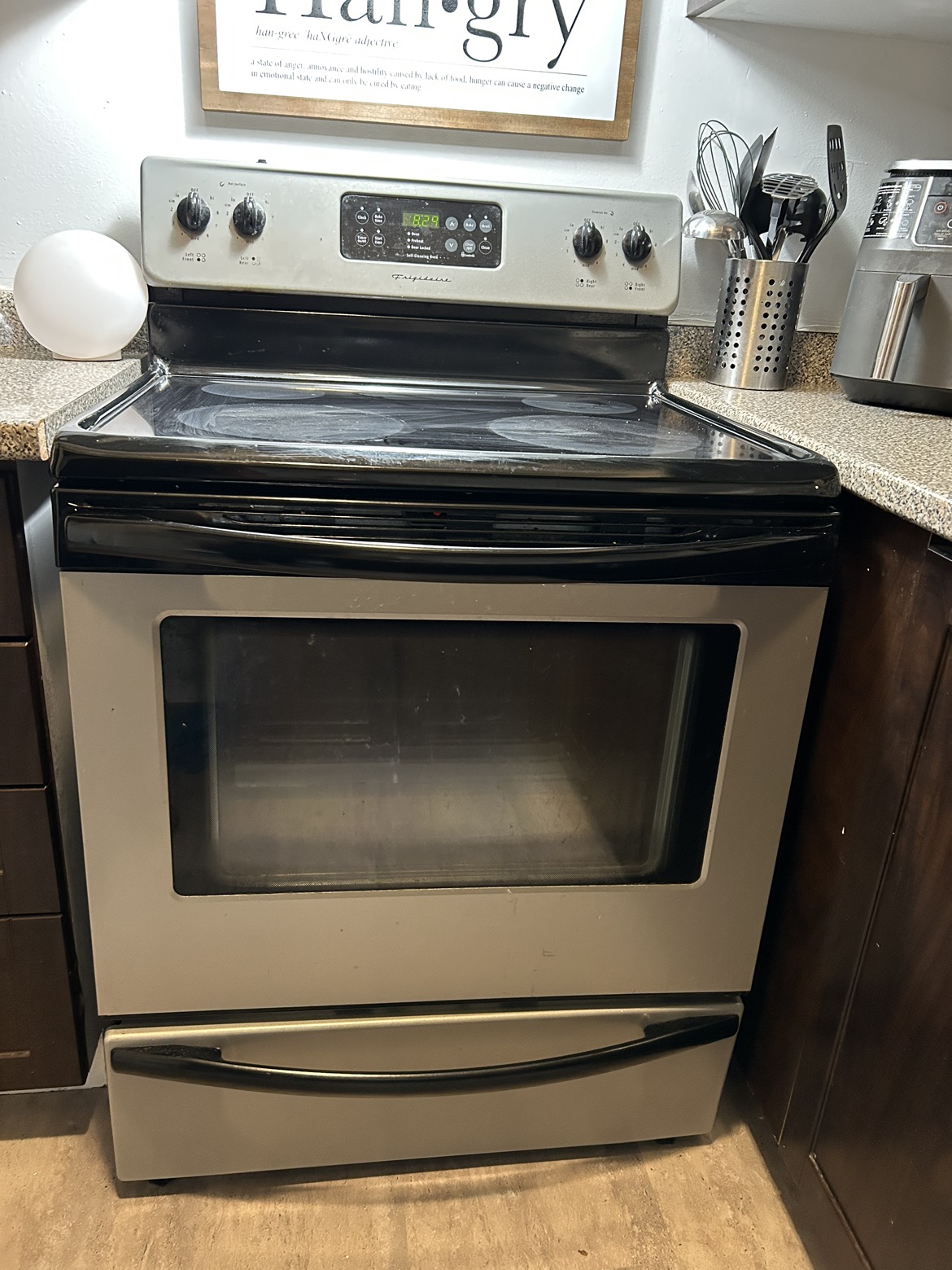 Stove - black and silver thumbnail