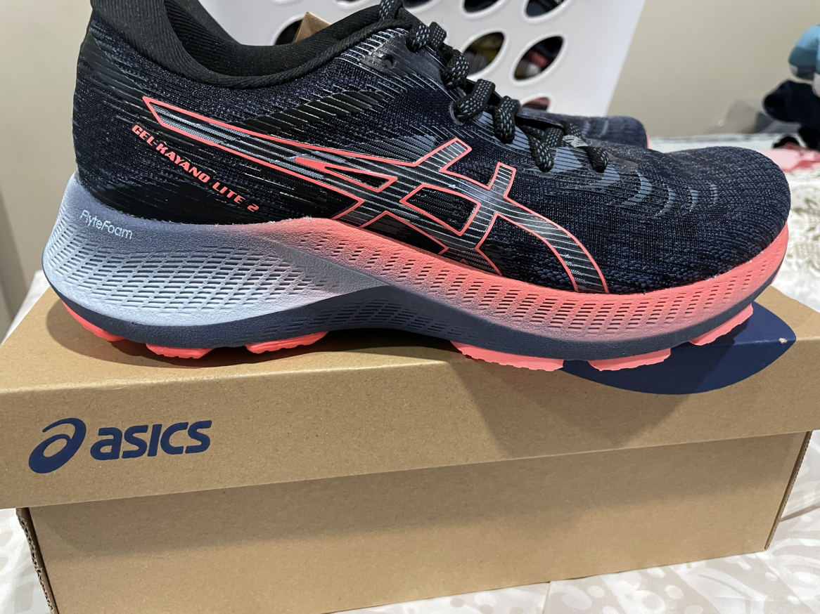 NEW ASICS size 6.5 women’s shoes thumbnail