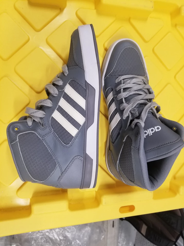 Adidas size 10 shoes - photo 2