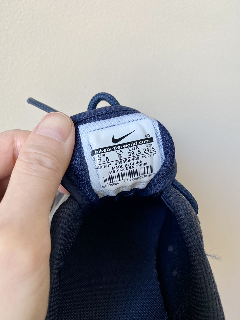 Nike Air Max Thea- Navy (women’s size 7.5 US) image indicator(6)