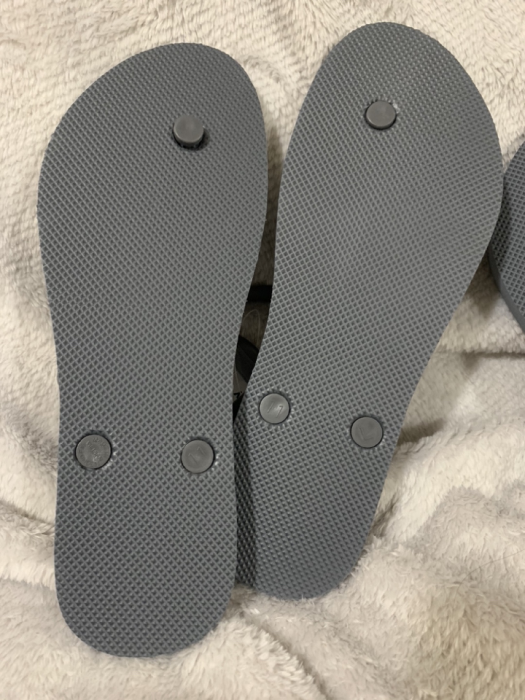 Old Navy T Strap Flip Flops - photo 4