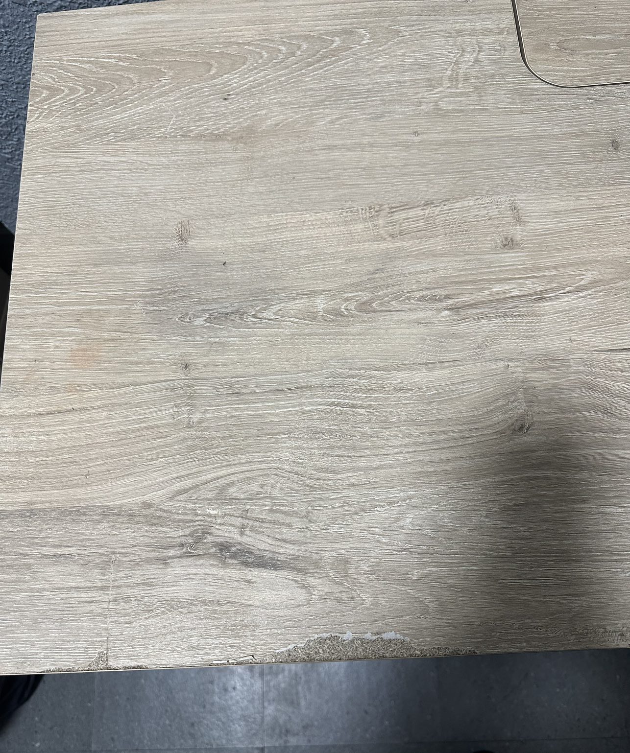 Desk with plug - photo 4